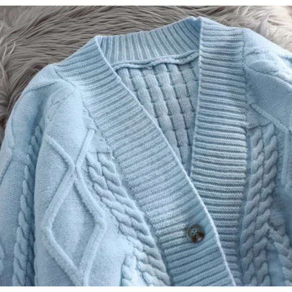 Cable Knit loose fit Cropped Cardigan - Picture 2 of 8